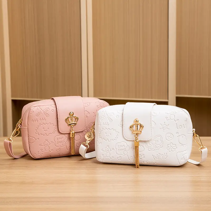 Printed Women's Shoulder Bag with Gold Clasp - Image 9