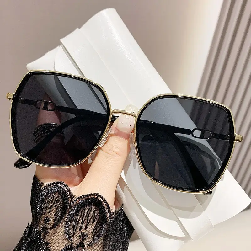 Women Anti-UV Polarized Sunglasses Large Frame