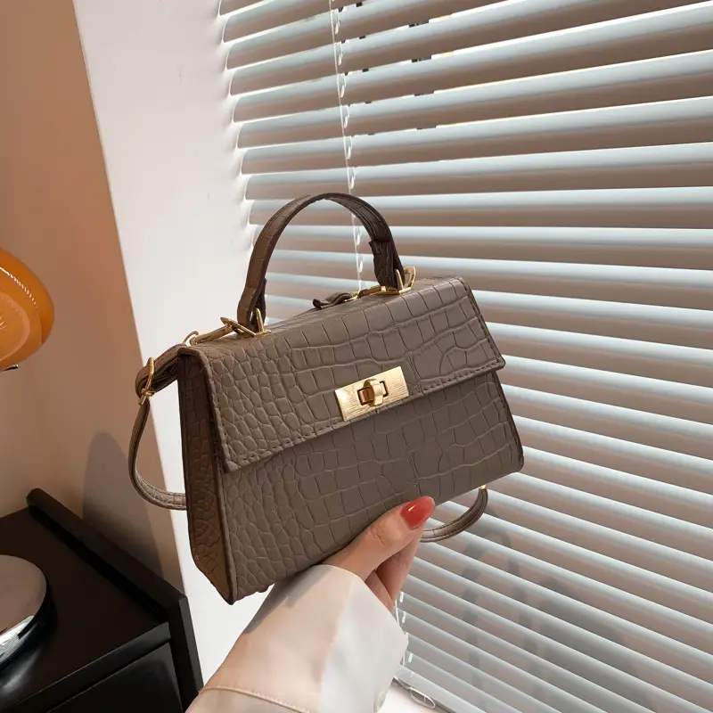 Retro Style Single Shoulder Small Bag 2025 New Trendy This Year's Trendy Fashionable Simple Small Square Bag for Women - Image 3