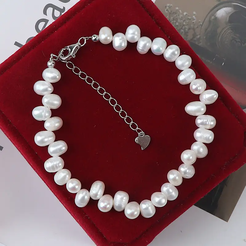 French Retro Pearl Clavicle Chain with Buckle