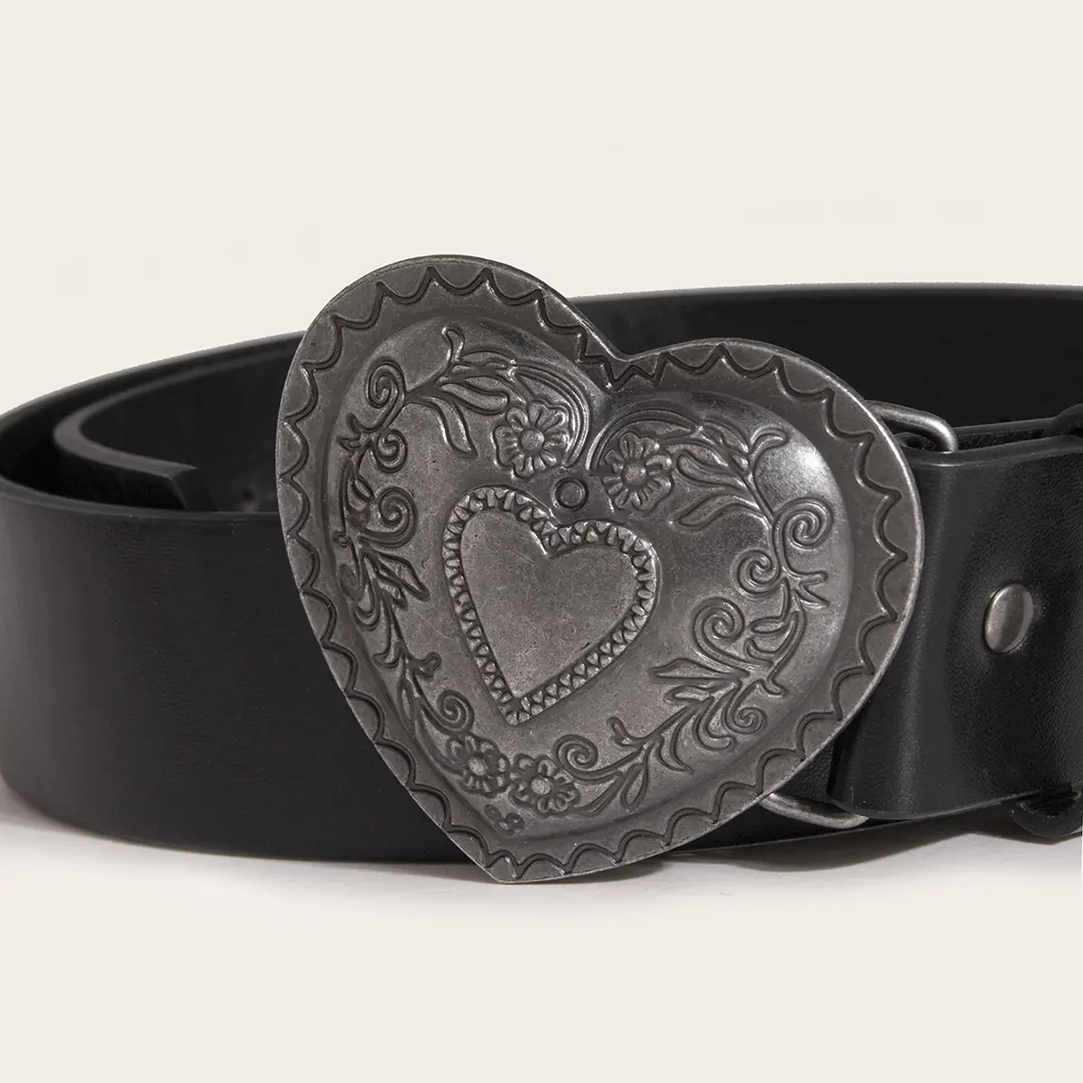 Vintage Heart Carved Belt for Women — feature 4