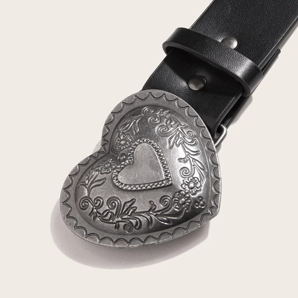 Vintage Heart Carved Belt for Women — feature 5
