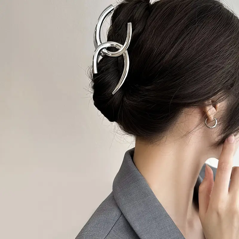2024 Double C Metal Hair Clip for Women Summer Large Back Hair - Image 3