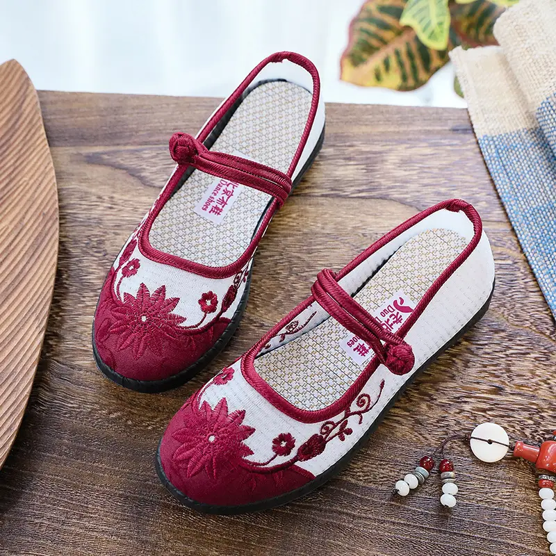 Women's Embroidered Net Mother Shoes Grey White Non-Slip Soft Sole - Image 3