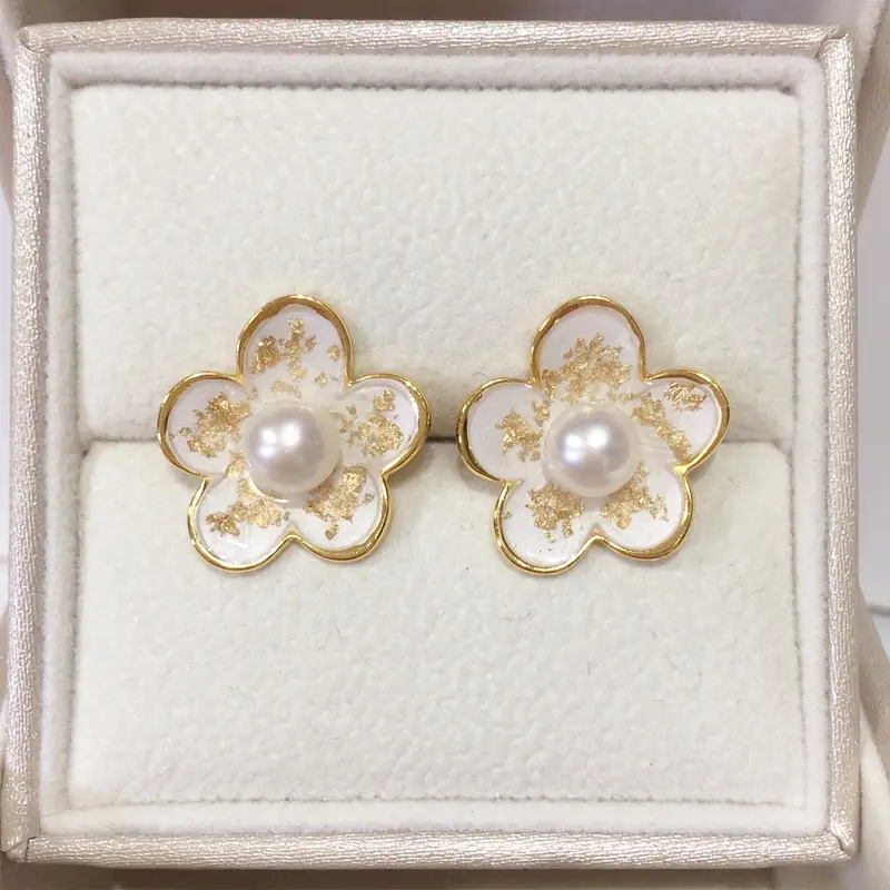 Women's 18K Pearl Earrings with Gold Light Finish - Image 4