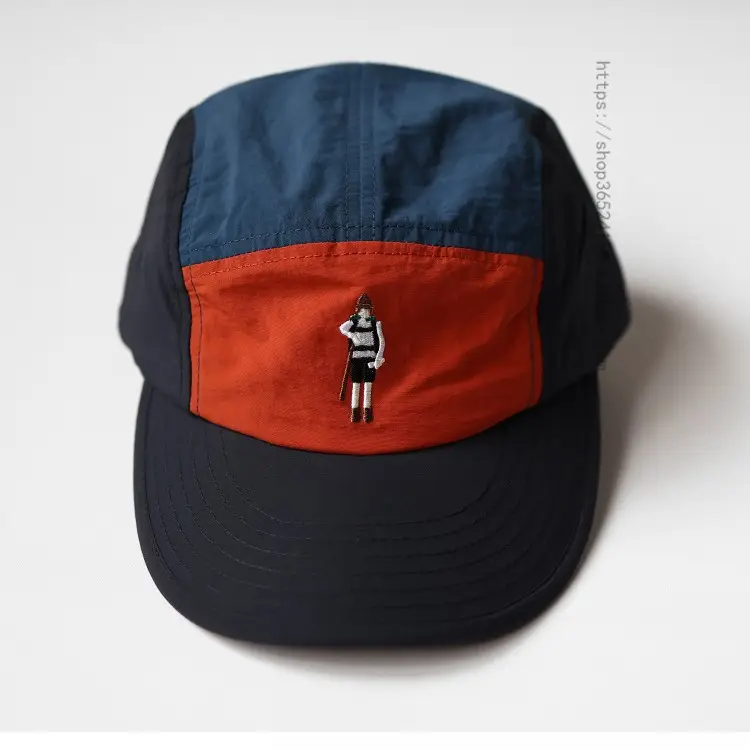 Women's American Retro Cap Black Beige Cap