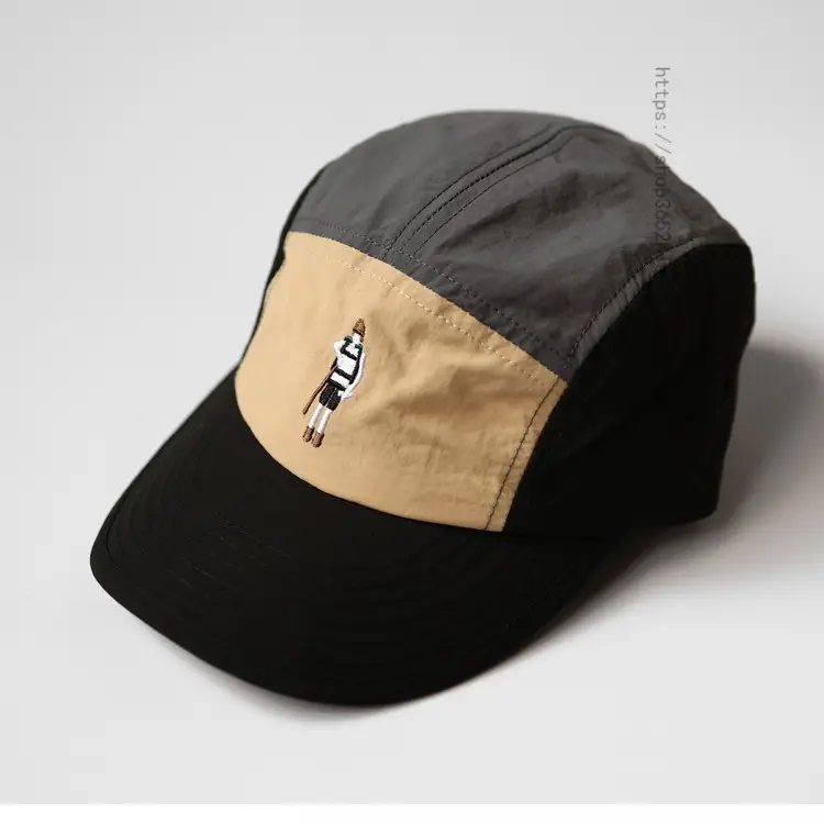 Women's American Retro Cap Black Beige Cap