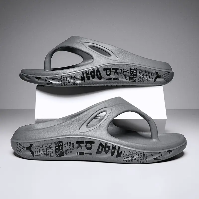 Summer New Couple Slippers Fashion Trend Soft Sole Flip Flops Men's and Women's Outer Wear Slip-on Casual Beach Shoes
