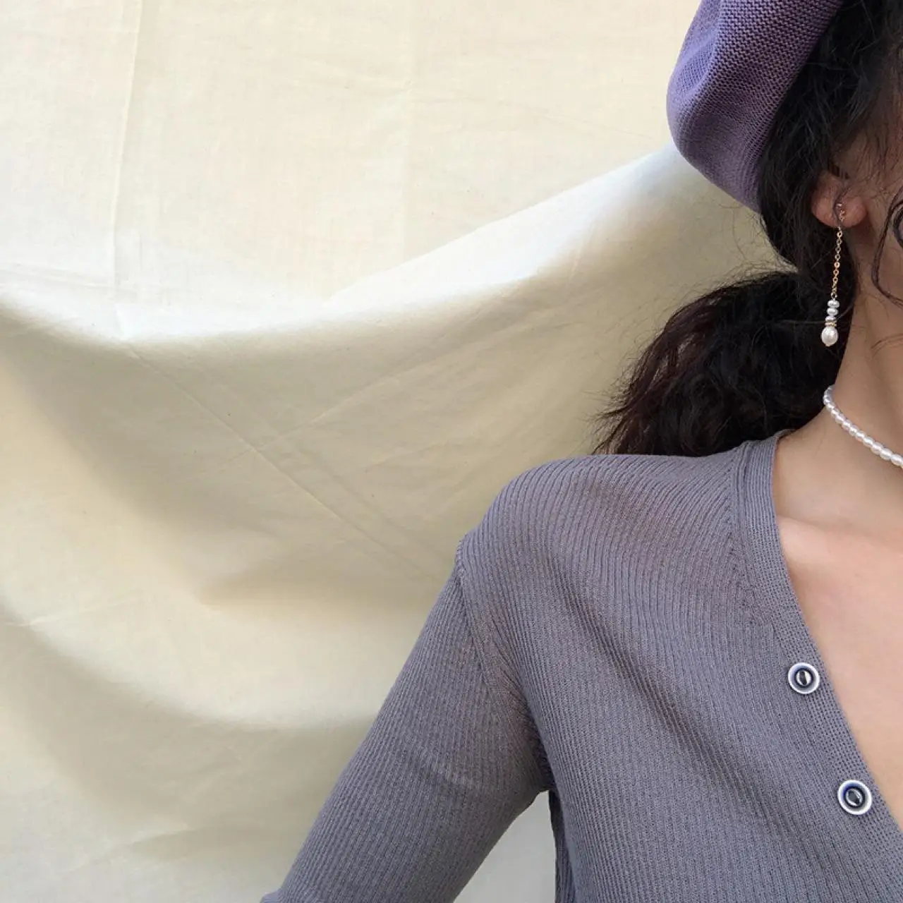 Vintage Pearl Earrings Light Luxury Long Design — feature 4