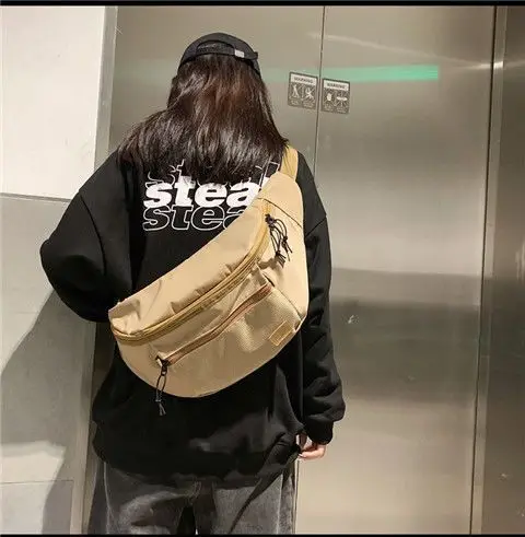 Women's Large Capacity Crossbody Bag Instagram Style — feature 4