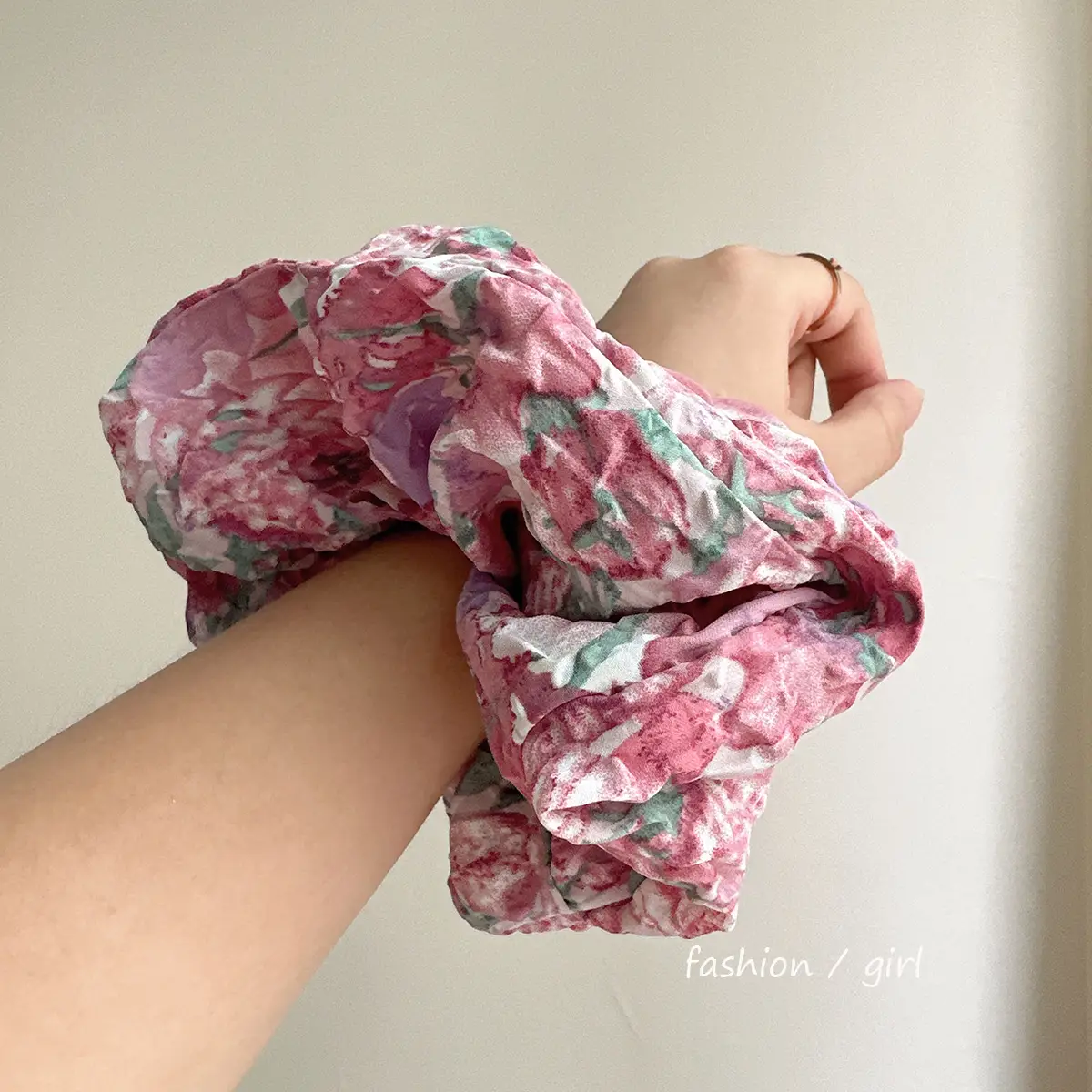 Vintage Oil Painting Hair Ring Seersucker Oversized Niche Floral — feature 9