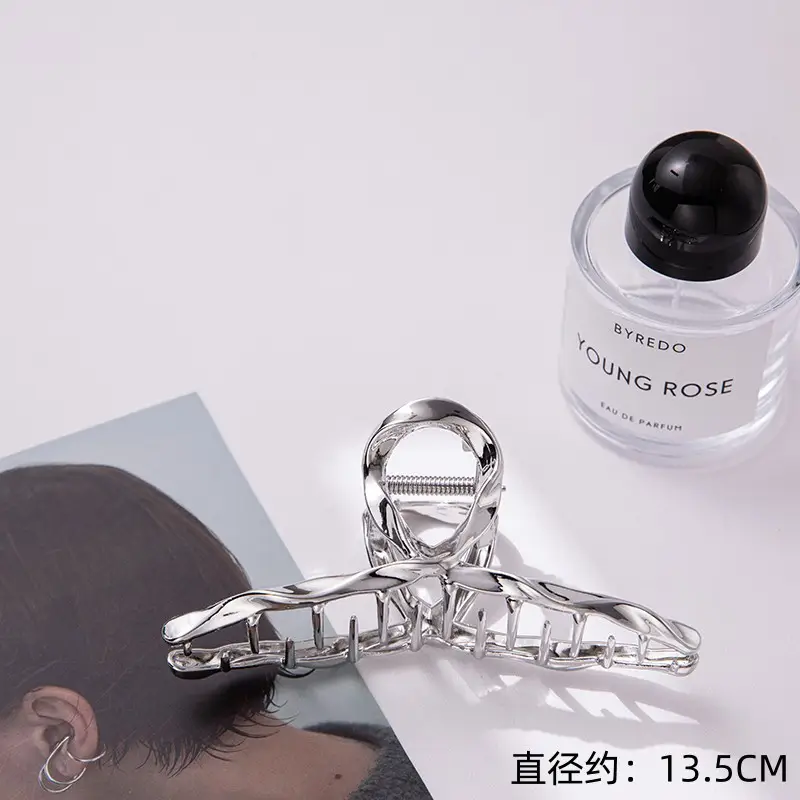 Gold Pearl Hair Clip for Women 11.5cm - Image 25