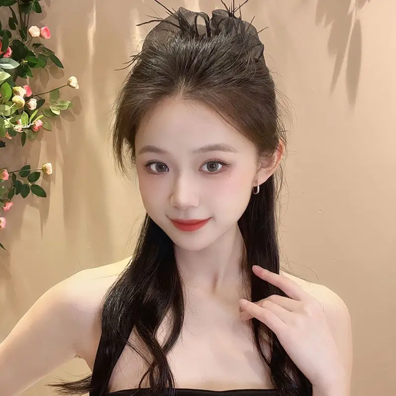 Princess Style Feather Mesh Headupdo with Princess Clip — feature 17