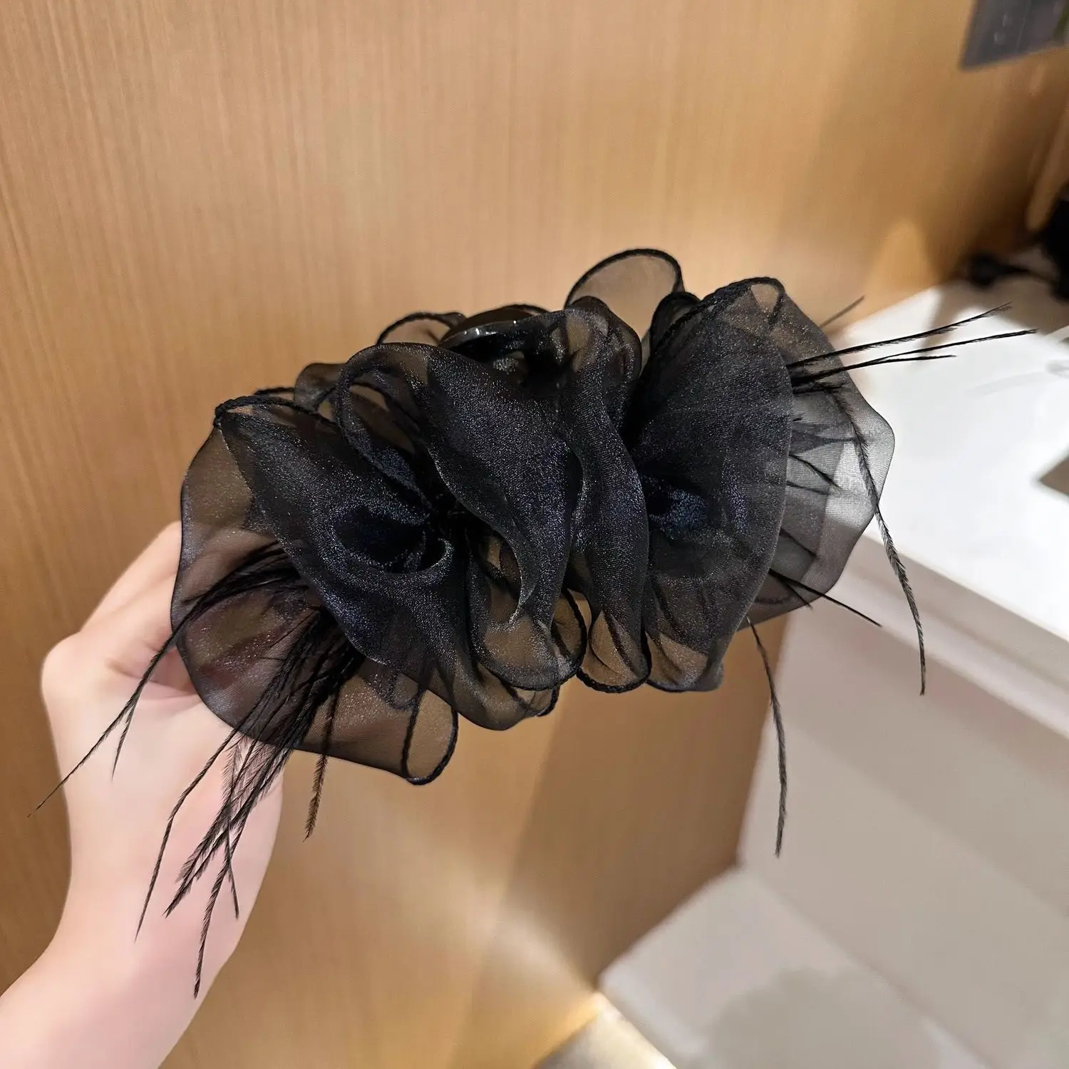 Princess Style Feather Mesh Headupdo with Princess Clip — feature 21