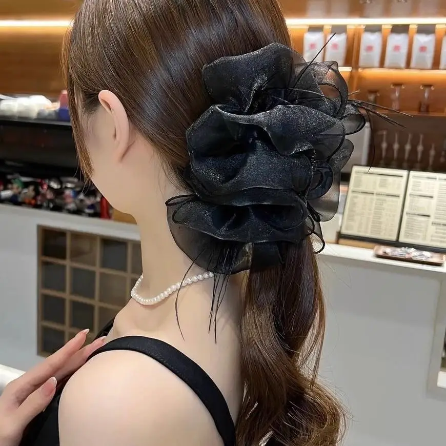Princess Style Feather Mesh Headupdo with Princess Clip — feature 22