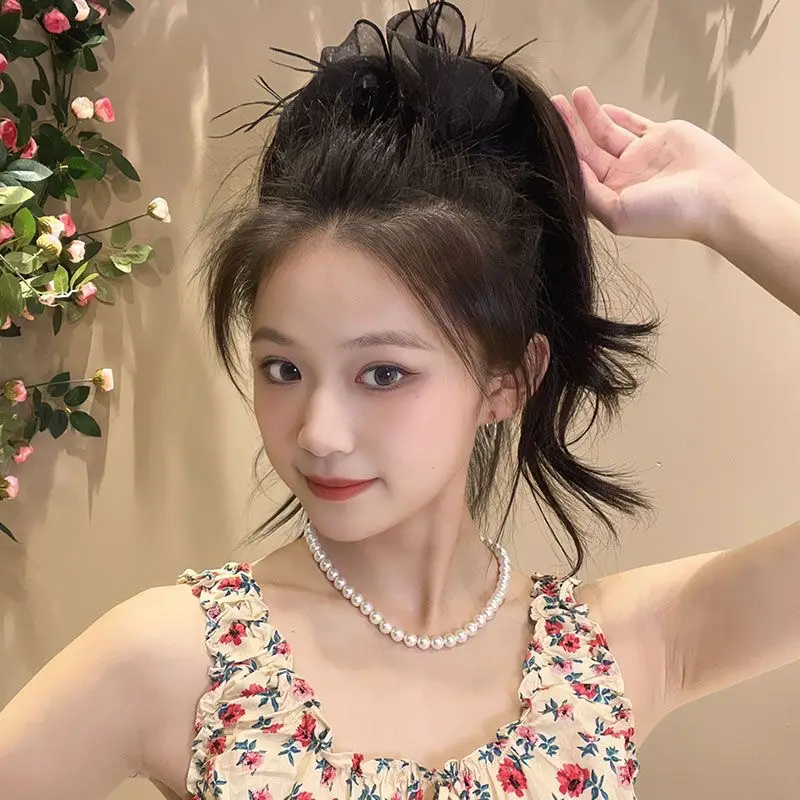 Princess Style Feather Mesh Headupdo with Princess Clip — feature 25