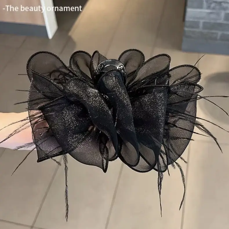 Princess Style Feather Mesh Headupdo with Princess Clip — feature 31