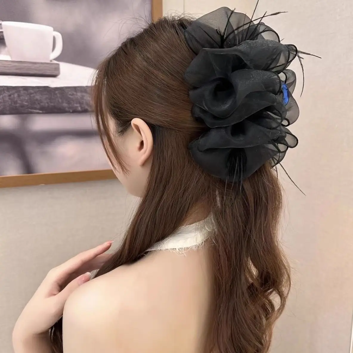 Princess Style Feather Mesh Headupdo with Princess Clip — feature 32