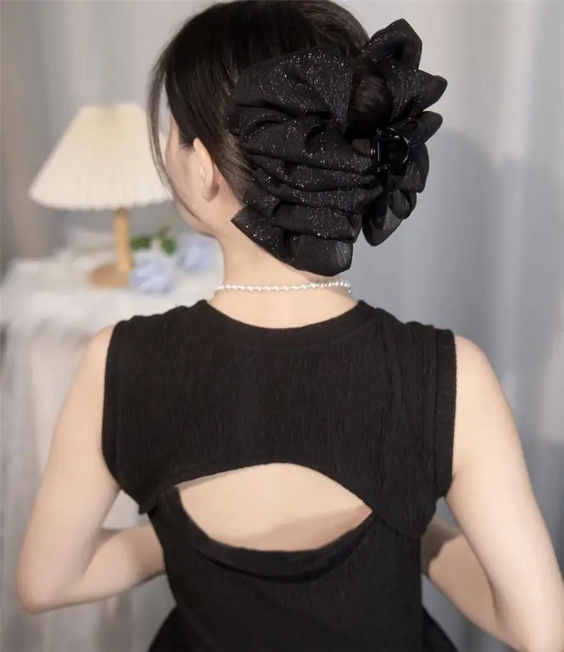 Princess Style Feather Mesh Headupdo with Princess Clip — feature 35
