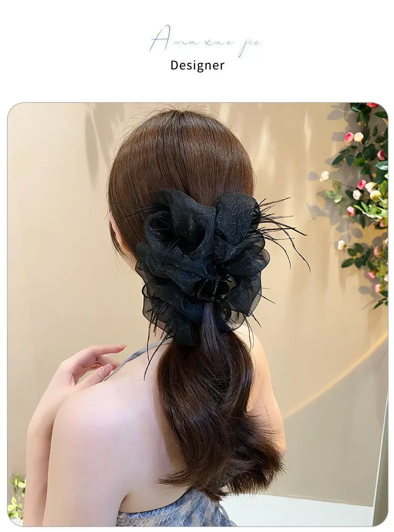 Princess Style Feather Mesh Headupdo with Princess Clip — feature 9