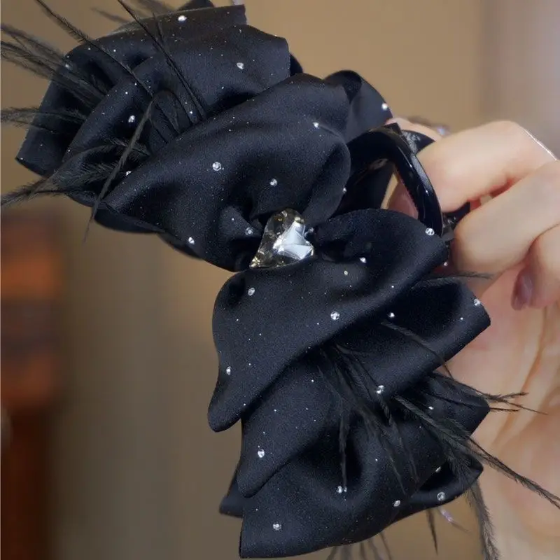 Princess Style Feather Mesh Headupdo with Princess Clip - Image 6