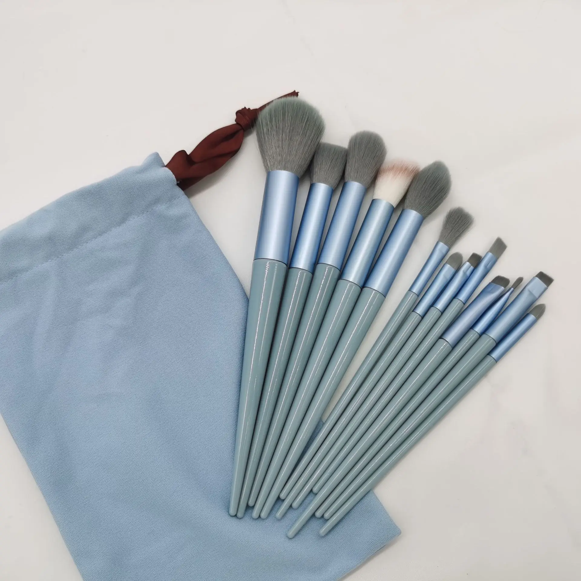 13-Piece Makeup Brush Set for Blush, Eye Shadow & Lip Setting - Image 2