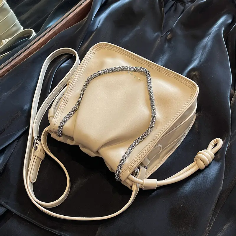 White Chain Crossbody Bag for Women 2024 - Image 6