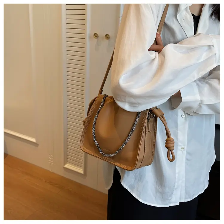 White Chain Crossbody Bag for Women 2024 — feature 24