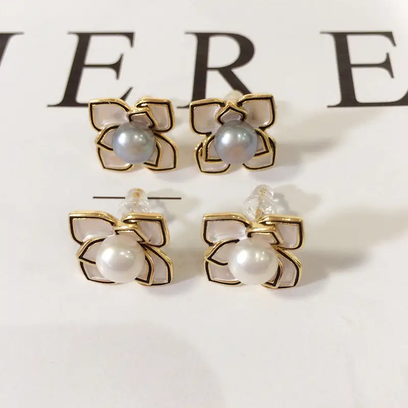 Women's 18K Gold Pearl Flower Earrings Wholesale