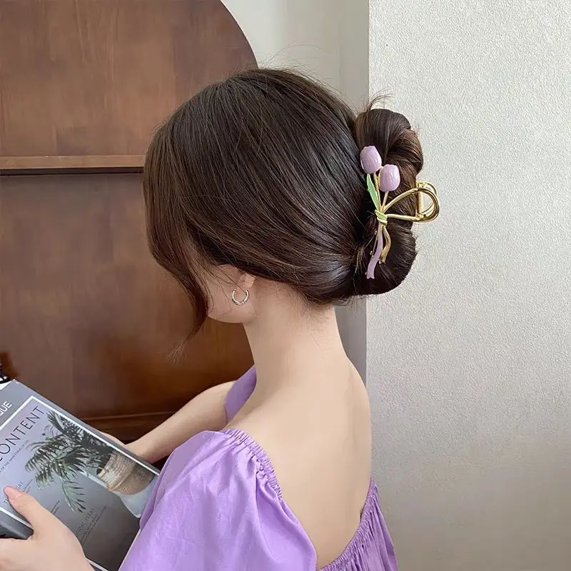 Women's Silver Bowknot Hair Clip with Tail Design - Image 12