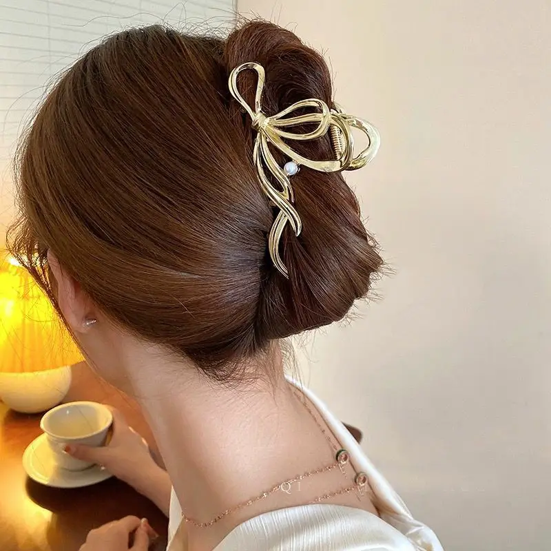 Women's Silver Bowknot Hair Clip with Tail Design - Image 4