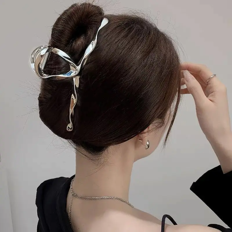 Women's Silver Bowknot Hair Clip with Tail Design - Image 5