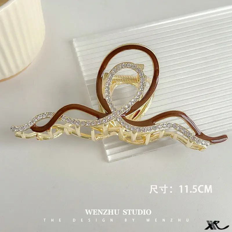 Butterfly Hairpin Clip 10cm Sparkly Gold - Image 10