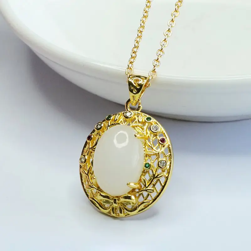 White Jade Pendant Necklace Gold Plated Vintage — feature 5