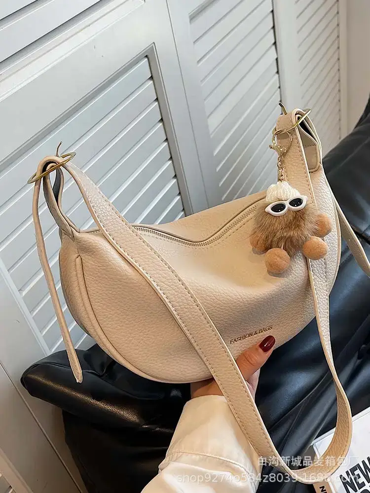 Black Leather Messenger Bag for Women 2023 - Image 9