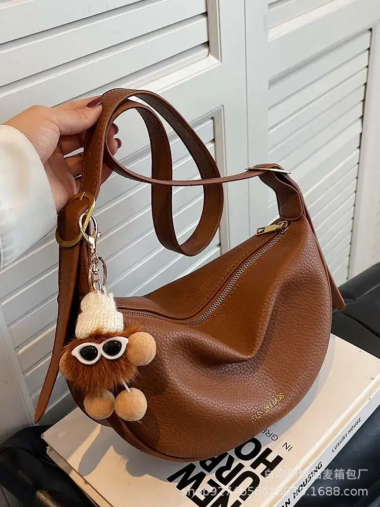 Black Leather Messenger Bag for Women 2023 - Image 10