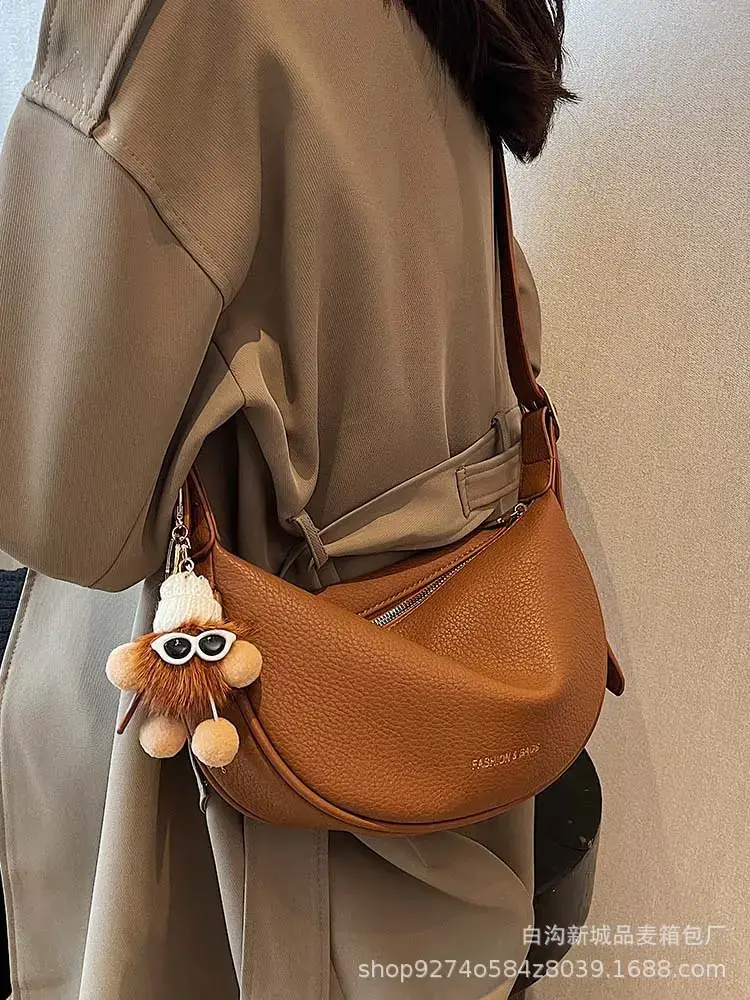 Black Leather Messenger Bag for Women 2023 - Image 13