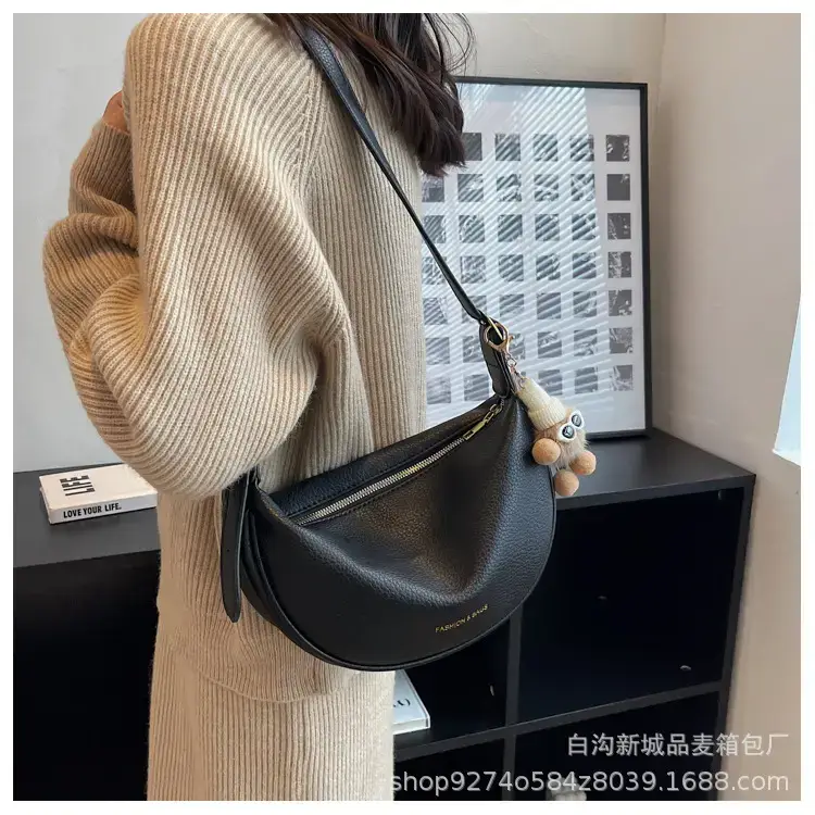 Black Leather Messenger Bag for Women 2023 — feature 16
