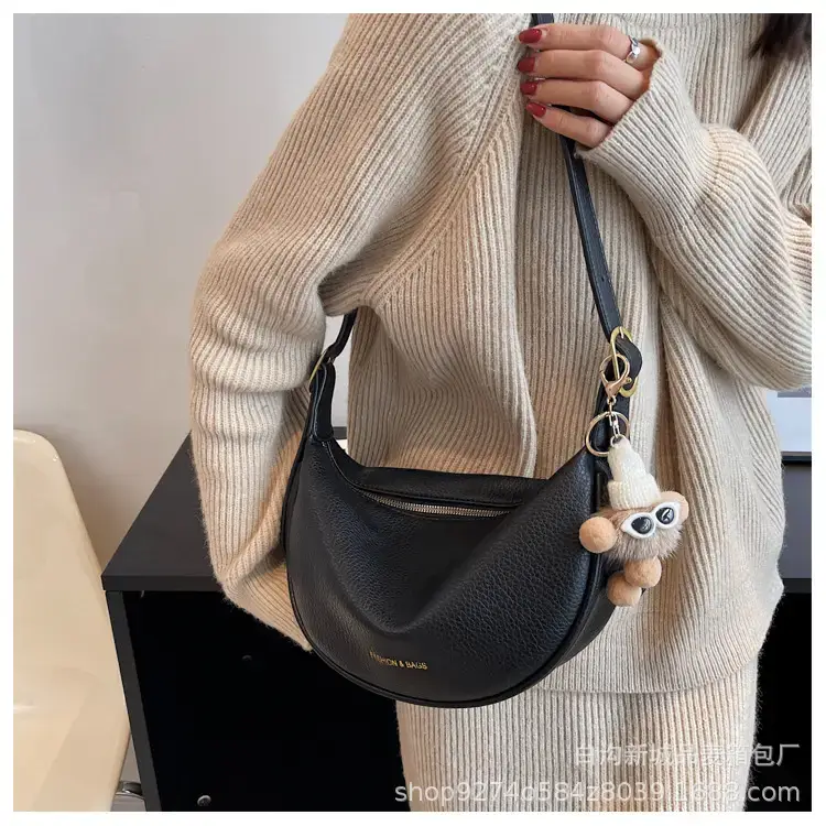Black Leather Messenger Bag for Women 2023 — feature 17