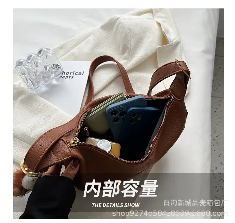 Black Leather Messenger Bag for Women 2023 — feature 7