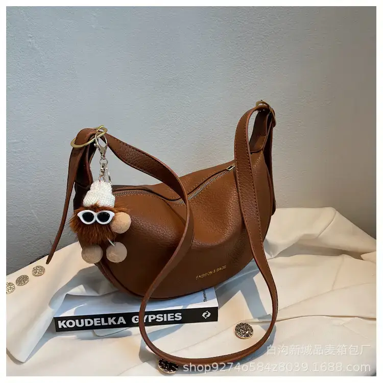Black Leather Messenger Bag for Women 2023 - Image 3