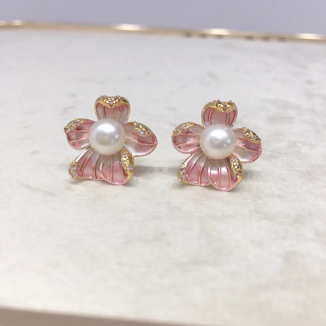 Zhuji Natural Pearl Earrings 18K Gold Floral Design — feature 12