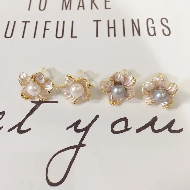 Zhuji Natural Pearl Earrings 18K Gold Floral Design — feature 5