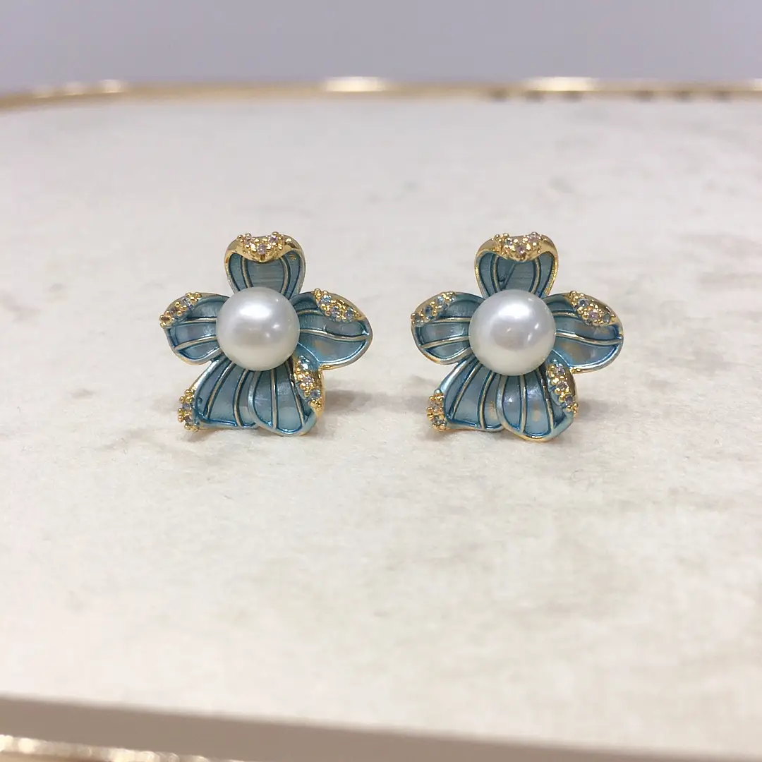 Zhuji Natural Pearl Earrings 18K Gold Floral Design - Image 6