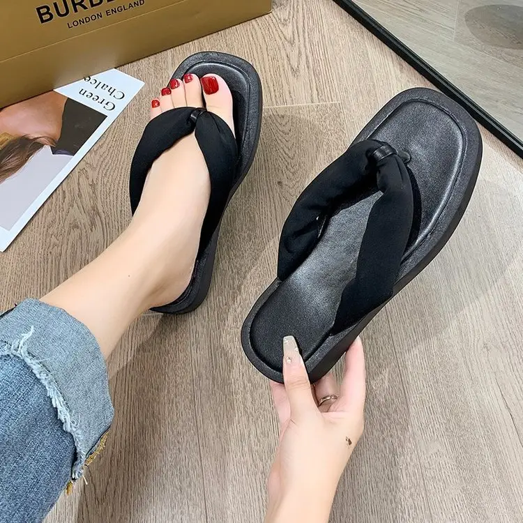 Women's Black Thick Platform Flip Flops Summer Casual — feature 4