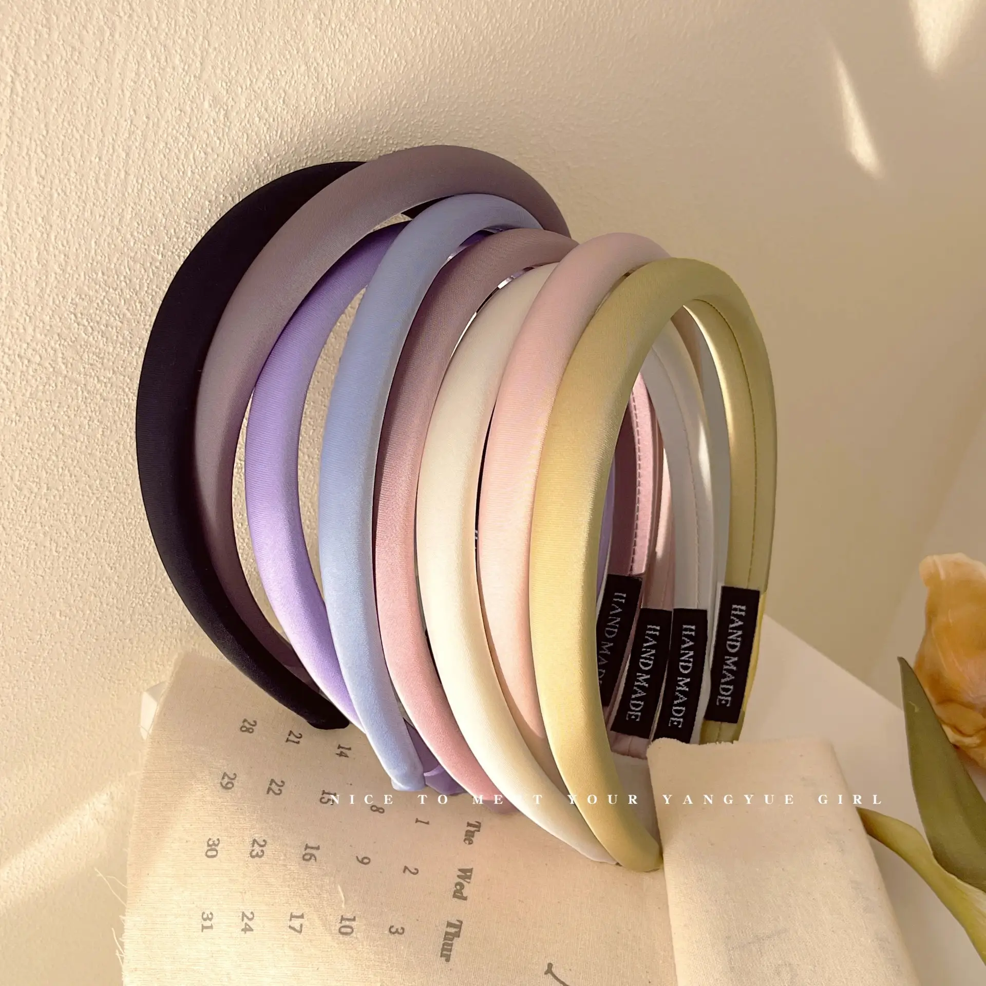 Women's Solid Color Glossy Hair Hoop Non-Slip Stamp