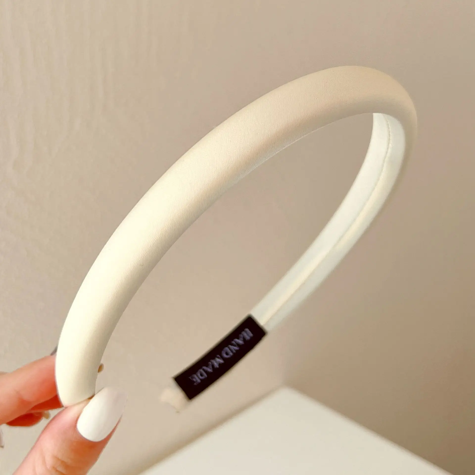 Women's Solid Color Glossy Hair Hoop Non-Slip Stamp