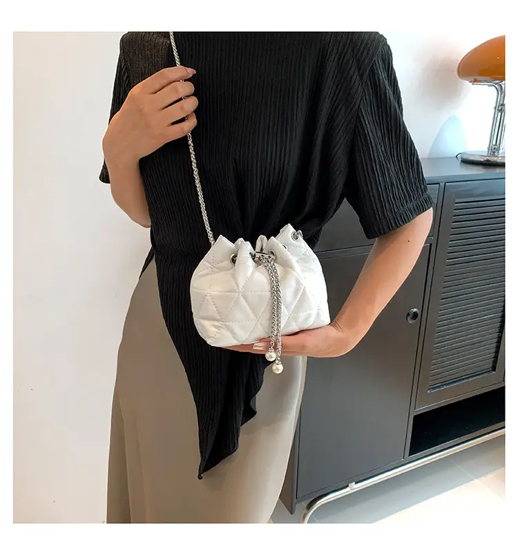 White Quilted Shoulder Bag for Women 2023 — feature 9