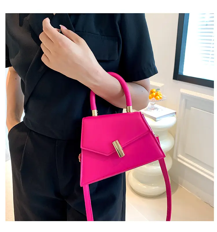 Retro Square Metal Lock Shoulder Bag 2022 Women — feature 17
