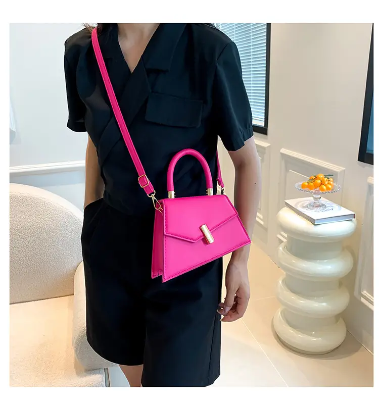 Retro Square Metal Lock Shoulder Bag 2022 Women — feature 18